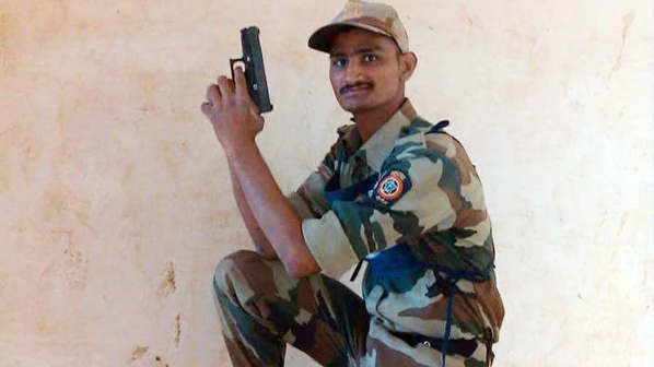 जेव्हा, पोलिसालाच जडतो चोरीचा छंद..!