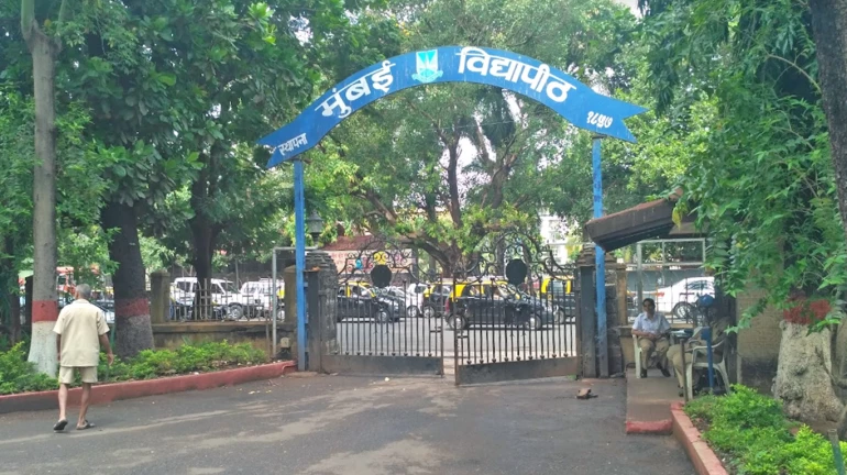 Contractual Workers agitated against Mumbai University’s administration