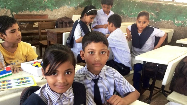 महाराष्ट्र सरकार ने निजी कंपनियो को स्कूल गोद लेने की अनुमति दी