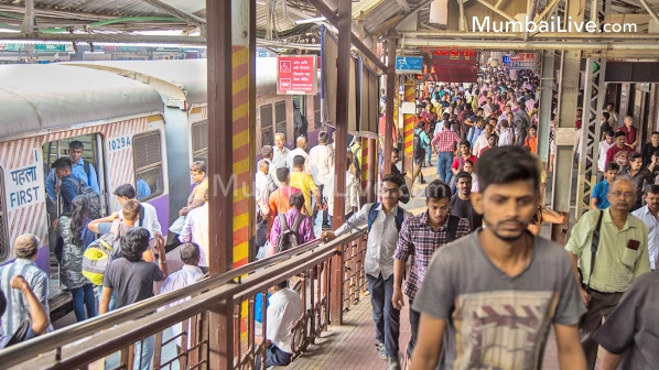 CR to review 75 stations to make platforms stalls-free