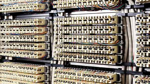 अनधिकृत टेलिफोन एक्स्चेंजचा पर्दाफाश