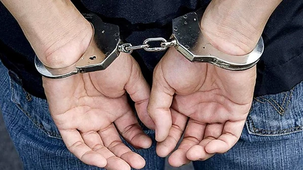 बिलात कमिशन मागणारे ४ अधिकारी अटकेत