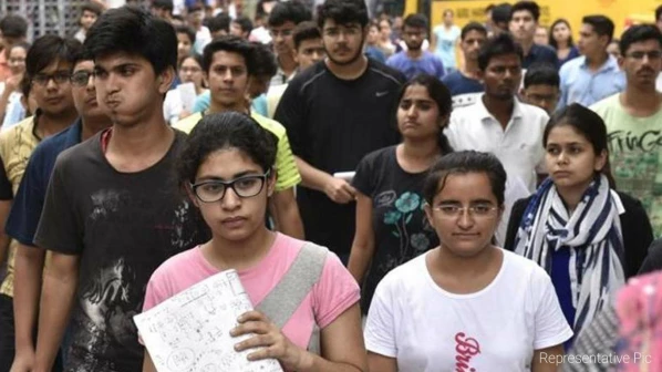 अखेर मेडिकलच्या अॅडमिशनला सुरुवात, फीवाढीचा तिढा लवकरच सुटणार!