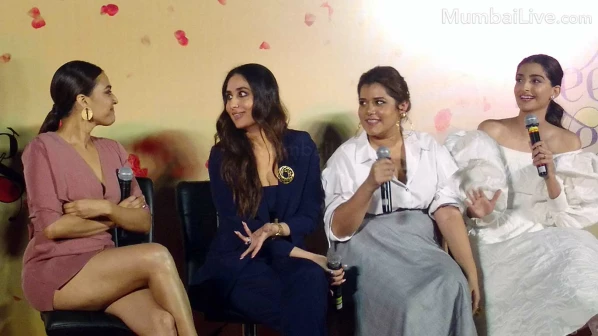 सोनम कपूर की शादी को लेकर करीना ने ली चुटकी