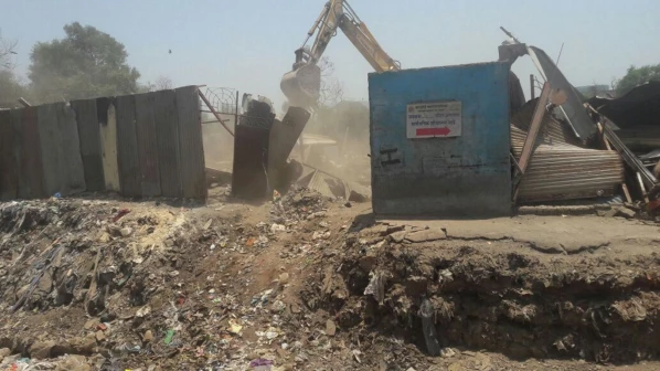 कामराज नगरमधील कांदळवनाच्या जागेवरील अतिक्रमणं हटणार