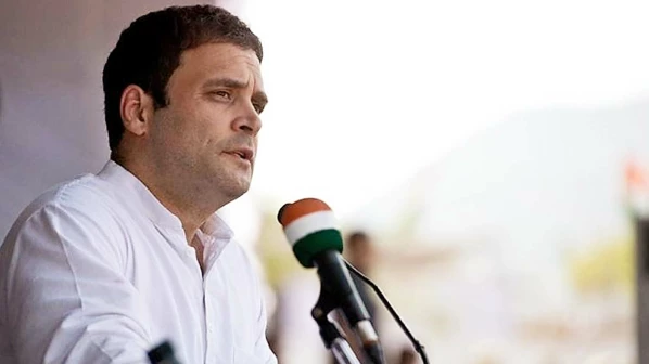 काँग्रेस कार्यकर्ते 'राजीव गांधी सुपरफास्ट एक्सप्रेस’ने निघाले दिल्लीला