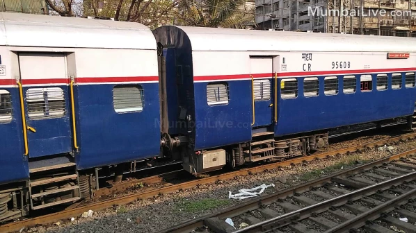 मुंबई फिरायला आलेल्या मुलीसोबत छेडछाड