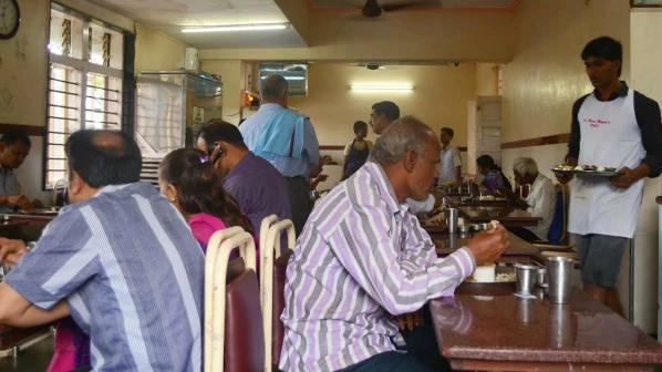 'खाद्य विक्रेत्यांच्या जागेचंही फायर ऑडिट करा'