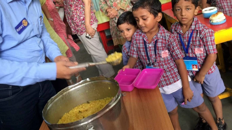 शालेय पोषण आहार कंत्राटाची झाली खिचडी