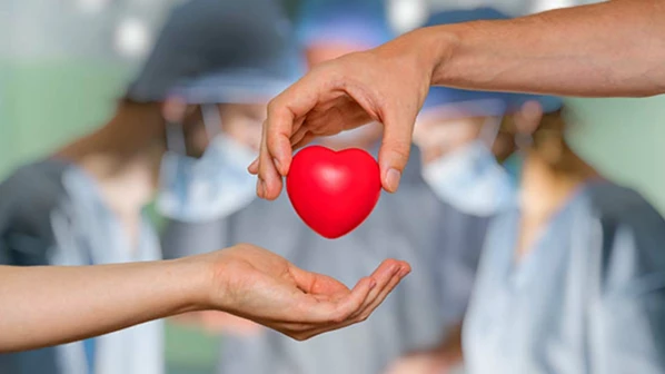 २२ वर्षीय मुलाच्या अवयवदानामुळे चौघांना जीवदान