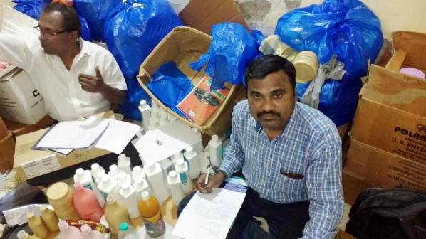 करोड़ों रूपये के नकली ब्रांडेड ब्यूटी प्रोडक्ट जब्त