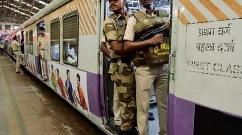 अब ऑन ड्युटी पुलिस कर्मचारी कर सकेंगे मुफ्त में रेलवे में सफर!