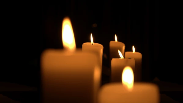 गडचिरोलीत ठार झालेल्या नक्षलवाद्यांना मुंबईच्या लोकलमध्ये श्रद्धांजली