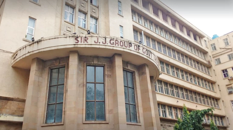 Patient's relative beats two resident doctors at JJ Hospital