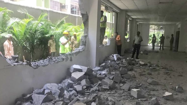 तुळशीवाडीच्या 'बेंटेक्स फॅक्टरी'तील अनधिकृत बांधकामावर हातोडा