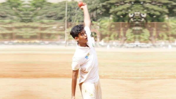 कल्पेश कोळी क्रिकेट स्पर्धेत पालघर संघ अडचणीत