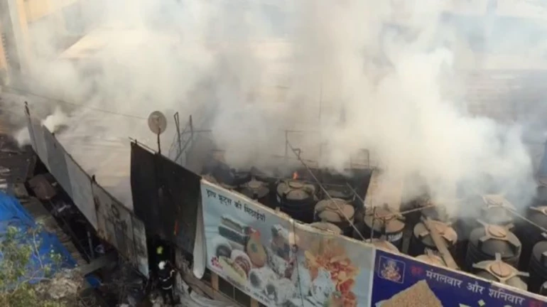 मालाडमध्ये एमएम मिठाईवाला दुकानाला मोठी आग
