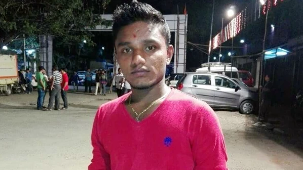 5 साल की बच्ची पर आवारा कुत्तों का हमला, युवक की हिम्मत ने बचाई जान!