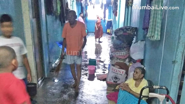 टिचभर पावसातच वरळी बीडीडीवासीयांचे हाल-हाल