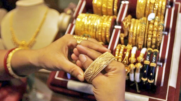 सोनं पोहोचणार ३४ हजारांवर!