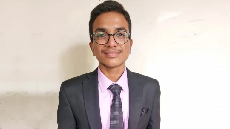 Parel boy ranks 8th in JEE; tops the state