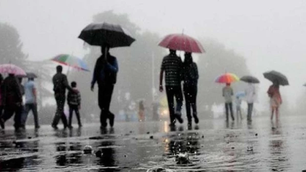 इस मॉनसून रहें फिट और हैल्दी, अपनाएं ये 8 टिप्स