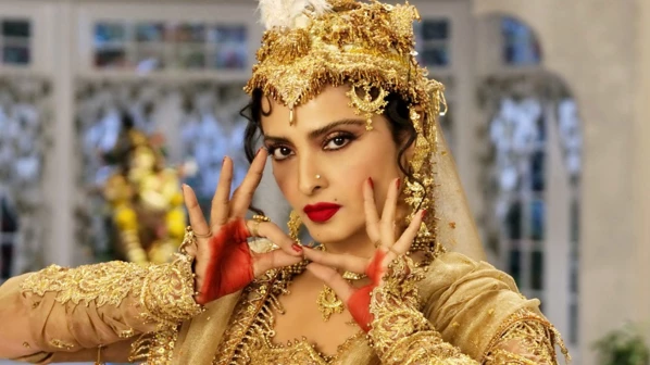 20 साल बाद रेखा बिखेरेंगी स्टेज पर जलवा