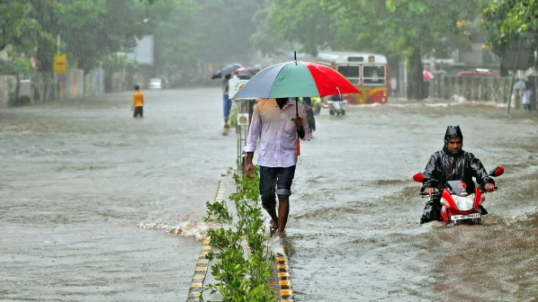 पावसाळ्यात त्वचेची 'अशी' घ्या काळजी!