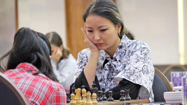 बुद्धिबळ : कझाकस्तानची गुलिश्कन तिसऱ्या विजेतेपदासह अाघाडीवर