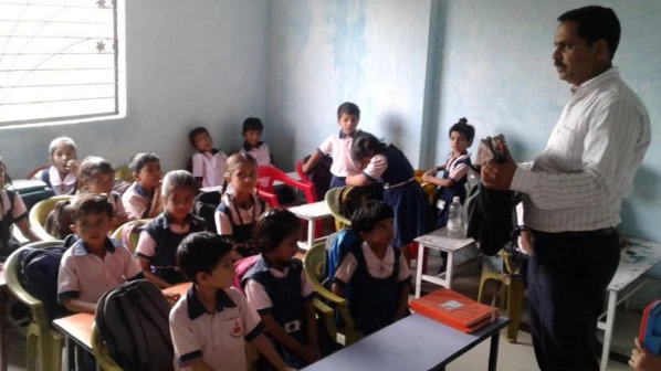 राज्य शिक्षा विभाग का आदेश,बच्चों की उपस्थिती के बारे में परिजनों को भेजें एसएमएस