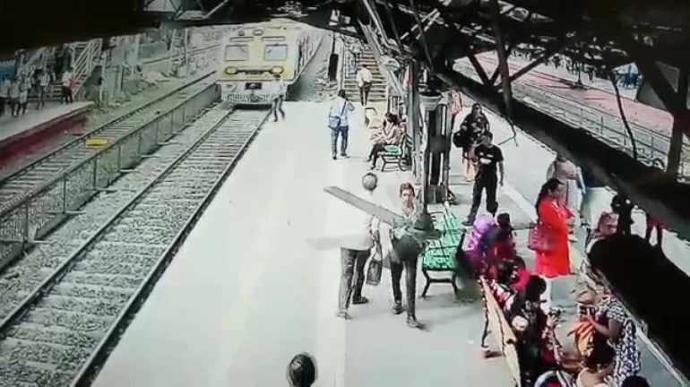 35-year-old commits suicide by jumping in front of a train; Video goes viral