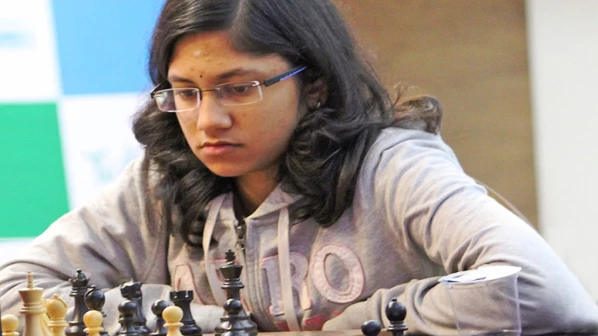 बुद्धिबळपटू श्रीजा शेषाद्रीची बेल्जियमच्या अॅना झोझुलियावर मात