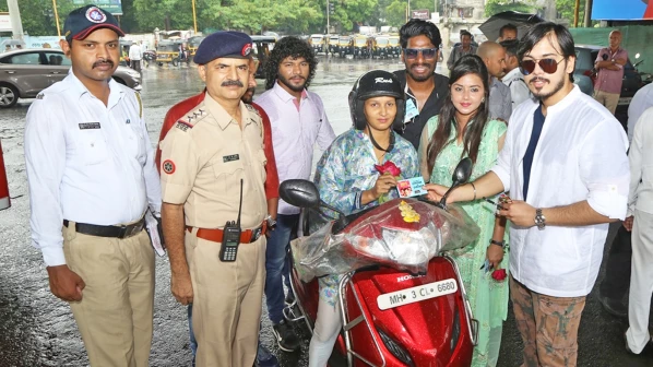 ‘ड्राय डे’ च्या कलाकारांनी दिला ‘डोन्ट ड्रिंक अँड ड्राइव्ह’  संदेश