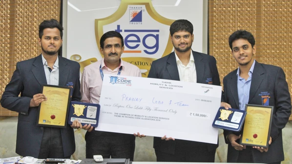 ठाकूर महाविद्यालयाच्या विद्यार्थ्यांचा टेकगिग हॅकथॉनमध्ये विजय