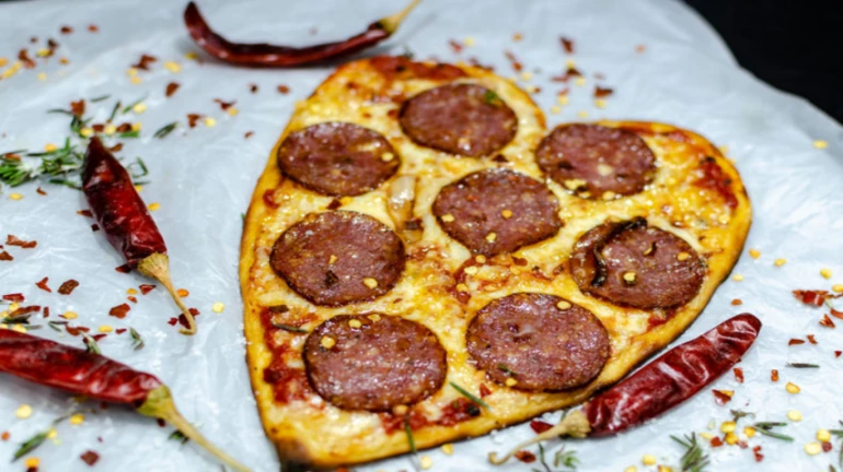 Two Bro’s Pizza is all about satisfying midnight cravings on a budget!