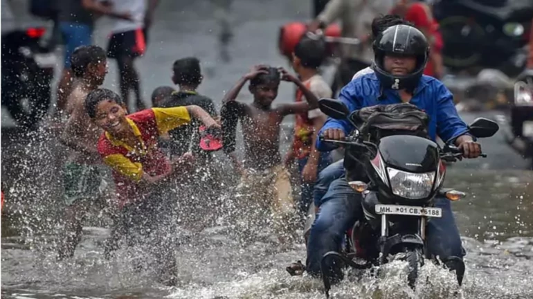 बीते दिनों भारी बारिश के बाद अब मुंबई में रिमझिम बारिश : स्काईमेट