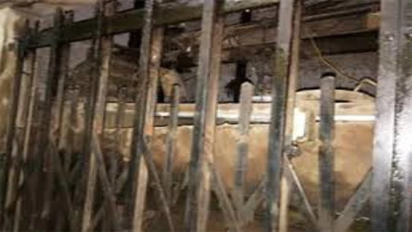 घाटकोपरमध्ये लिफ्ट खाली कोसळून ४ जखमी