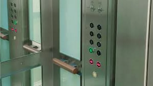 घाटकोपर में लिफ्ट गिरने से चार लोग जख्मी