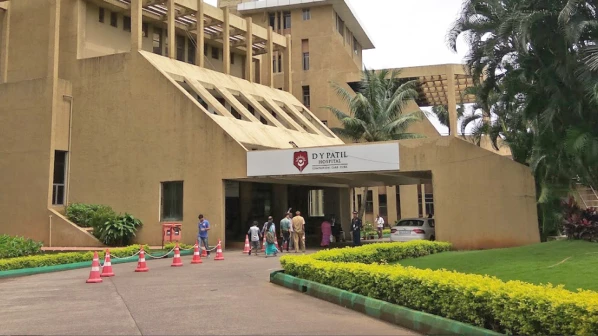 महिलेच्या पोटात १५ सेमीची गाठ, डी. वाय. पाटील हाॅस्पिटलमध्ये दुर्मिळ शस्त्रक्रिया