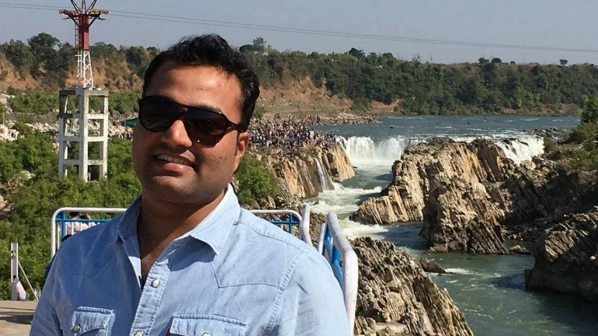 'त्या' वाहतूक पोलिसाची बदली