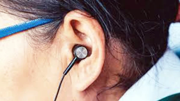हेडफोनच्या आवाजाचे दुष्परिणाम
