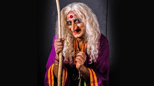 Exclusive: 'एक' चेटकीण करतेय अाबालवृद्धांवर जादू!