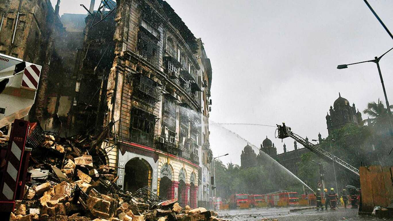 Navi Mumbai: 13-Year-Old Boy Dies, 10 Injures After Slab Falls During Tuition Class in Building