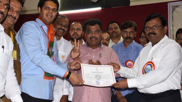 महाराष्ट्र विधानपरिषद चुनाव- चार में से दो सीटों पर शिवसेना ,एक पर बीजेपी का कब्जा!