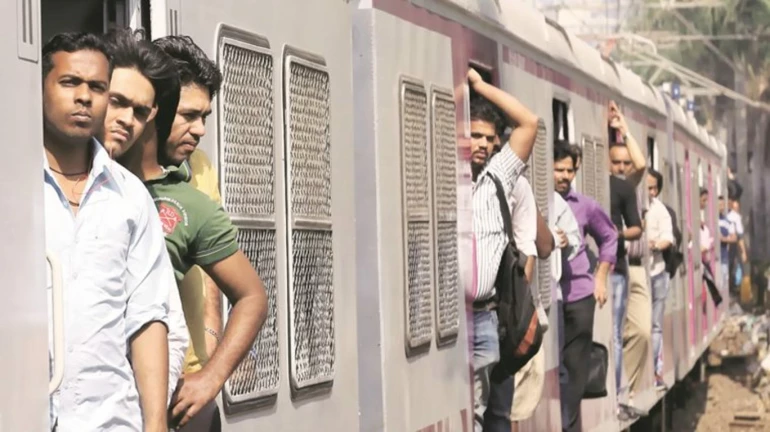 मध्य रेल्वेची सेवा विस्कळीत मध्य रेल्वेची सेवा विस्कळीत