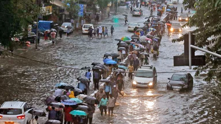 मुंबईत महिन्याभरातच पडला ७५० मि. मी पाऊस