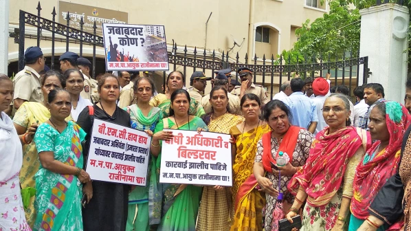 Lloyds Estate’s Residents move to court against Dosti Realty Builders