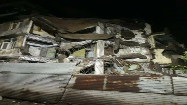 मुंबई: बीएमसी ने अंधेरी, मुलुंड में खतरनाक इमारतों की पहचान की मुंबई: बीएमसी ने अंधेरी, मुलुंड में खतरनाक इमारतों की पहचान की