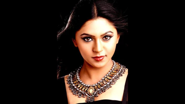 Exclusive: अभिनेत्री मृण्मयीचं दिग्दर्शनात पदार्पण!