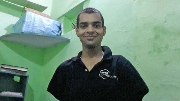 मुंबई लाइव्ह इम्पॅक्ट : विद्यापीठानं घेतली 'त्या' अपंग विद्यार्थ्याची दखल